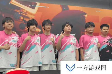 whzy：康康是很想赢的选手，我知道这失利对他来说打击很大